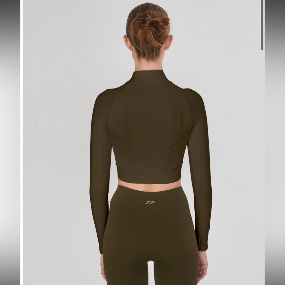 Joja Exhale Long Sleeve Cropped Layering Top in Army Green Size Small $85 Retail - Picture 6 of 9